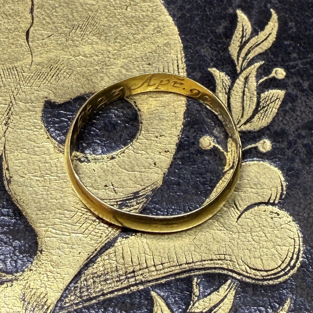 Gold Memento Mori Mourning Ring, Dated 1692. English, Late 17th Century.-photo-2