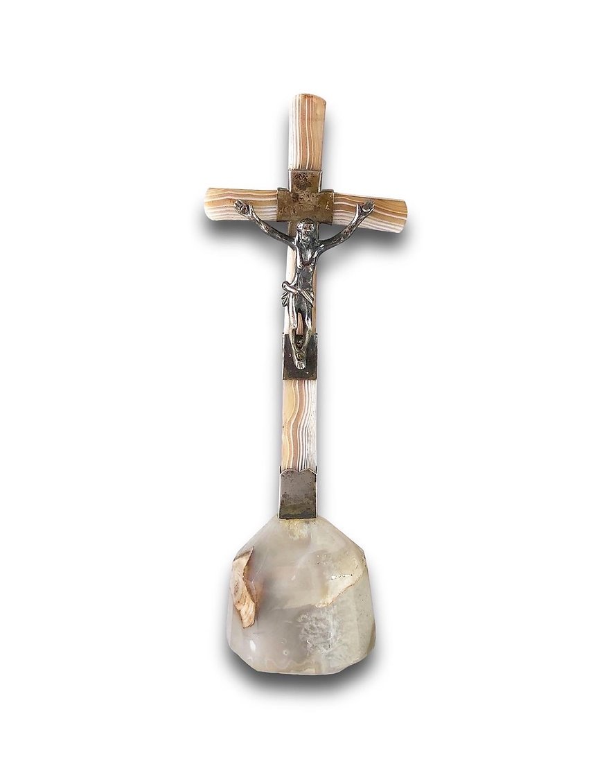 Une Croix d'Autel En Agate Montée d'Argent. Allemand, Fin Du XVIIe Siècle.