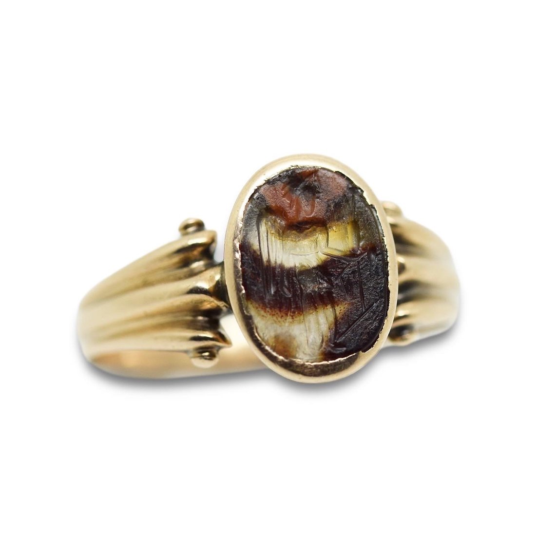 Bague Avec Une Intaille En Agate De Nike. Romain, 1er Siècle Av. J.-c./ad. 