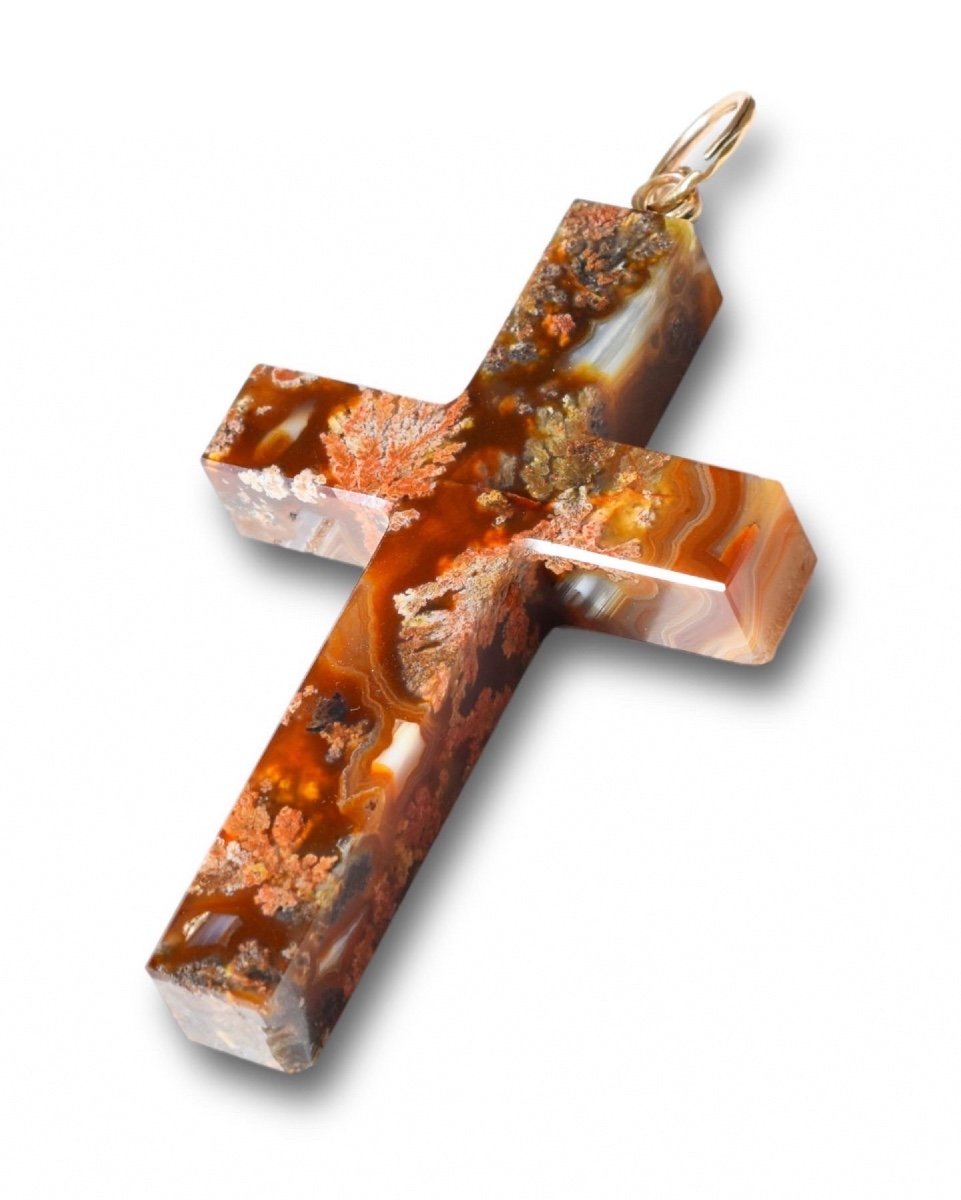 Victorian Gold Mounted Specimen Agate Cross Pendant.