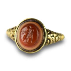 Bague En Or Géorgienne Sertie d'Une Intaille Ancienne. Anglais, Début Du XIXe Siècle.