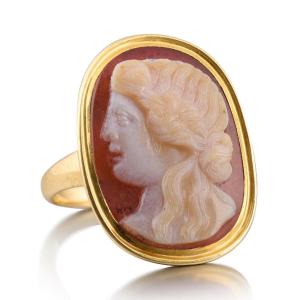 Georgian Gold Ring Set With A Renaissance Cameo Of A Muse.