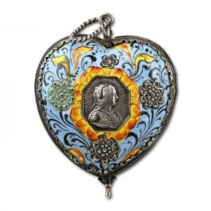 Pendentif En Argent Et émail En Forme De Cœur. Allemand, Fin Du XVIIe Siècle. 