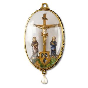Renaissance Rock Crystal, Gold And Enamel Pendant Set With The Crucifixion.