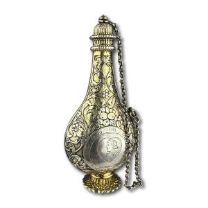 Flacon à Parfum En Argent Doré Ciselé Et Gravé. Allemagne, Augsbourg, Vers 1700. 