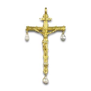 Pendentif Crucifix Renaissance En Or Et émail. Espagnol, Fin XVIe Siècle.