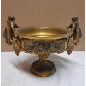 Coupe En Bronze Ornée De Putti Et De Panthères 