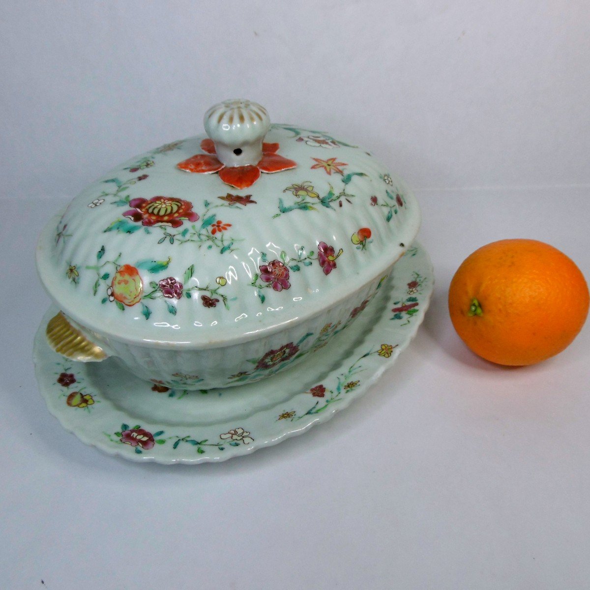 Compagnie Des Indes Small Vegetable Dish Qianlong Eighteenth Century