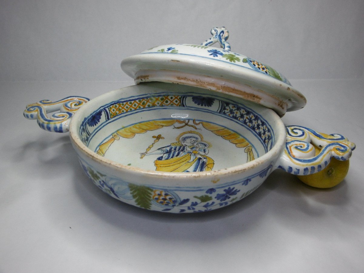 Moulins Patronymic Bowl And Its Lid Marie Quarez 1760