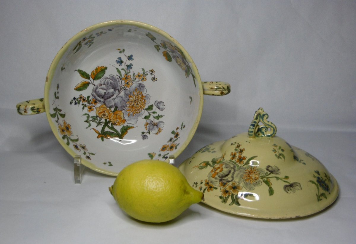 Faience From Nevers Rare Bouillon With Yellow Background From The 18th Century-photo-2