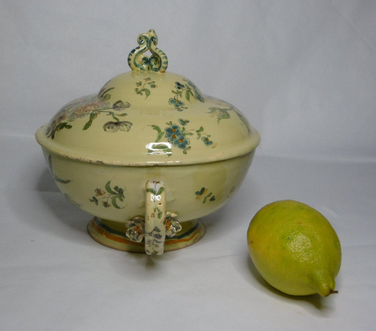 Faience From Nevers Rare Bouillon With Yellow Background From The 18th Century-photo-3