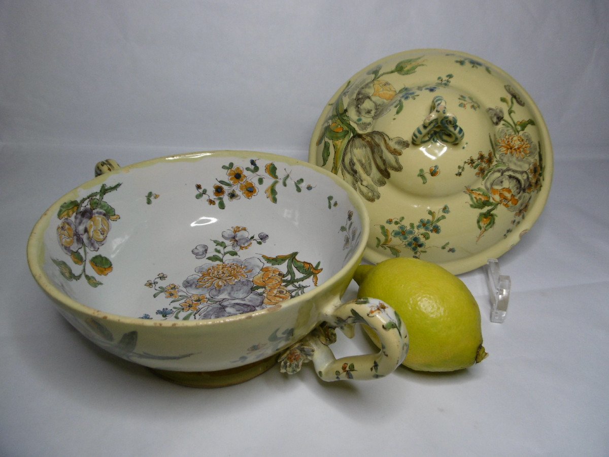 Faience From Nevers Rare Bouillon With Yellow Background From The 18th Century-photo-2