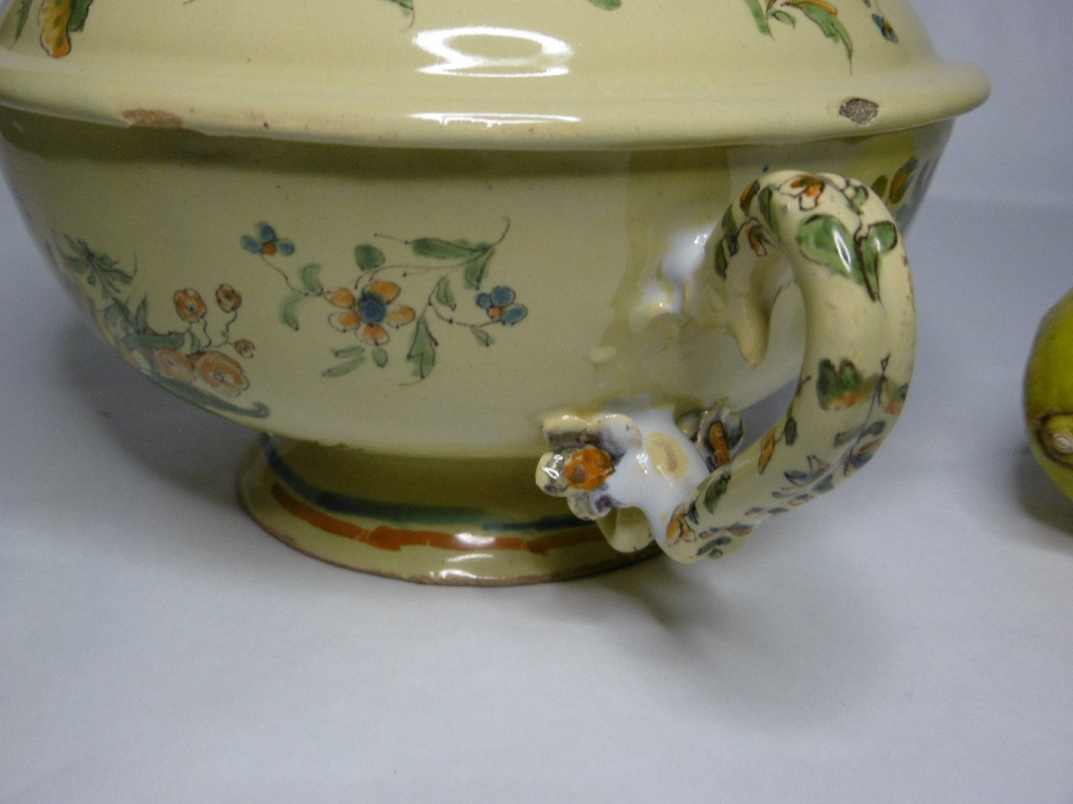 Faience From Nevers Rare Bouillon With Yellow Background From The 18th Century-photo-4