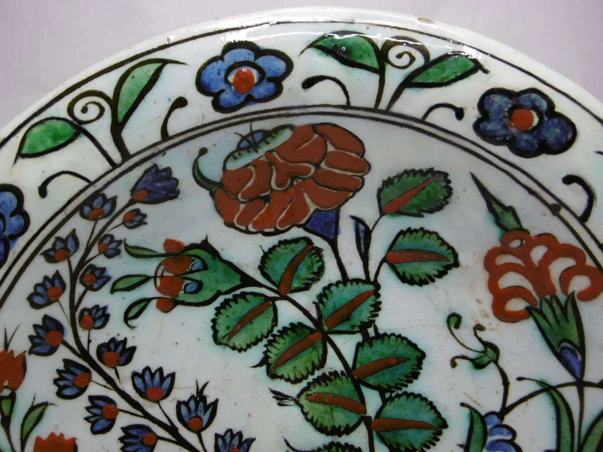 Iznik Dish With Rosebud Period Late 16th Early 17th Century-photo-3