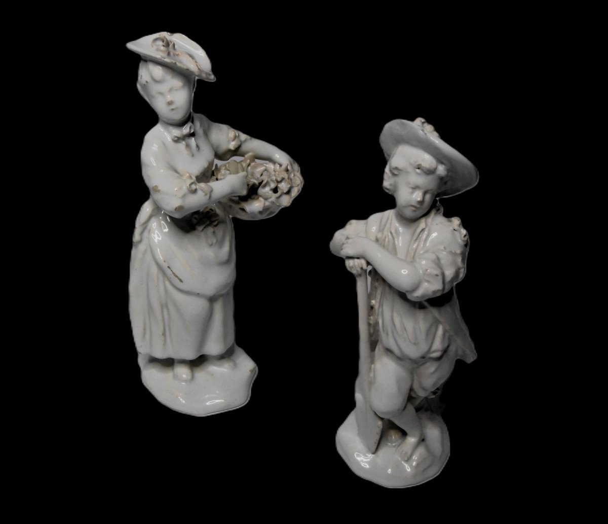 Pair Of White Earthenware Gardeners From Sceaux Or Est, 18th Century