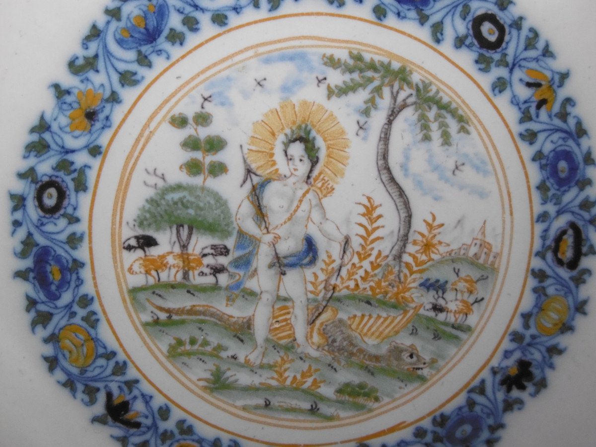 Faience De Moustiers Clerissy Assiette A Decor De Saint Georges d'Epoque XVIIIéme Siecle-photo-3