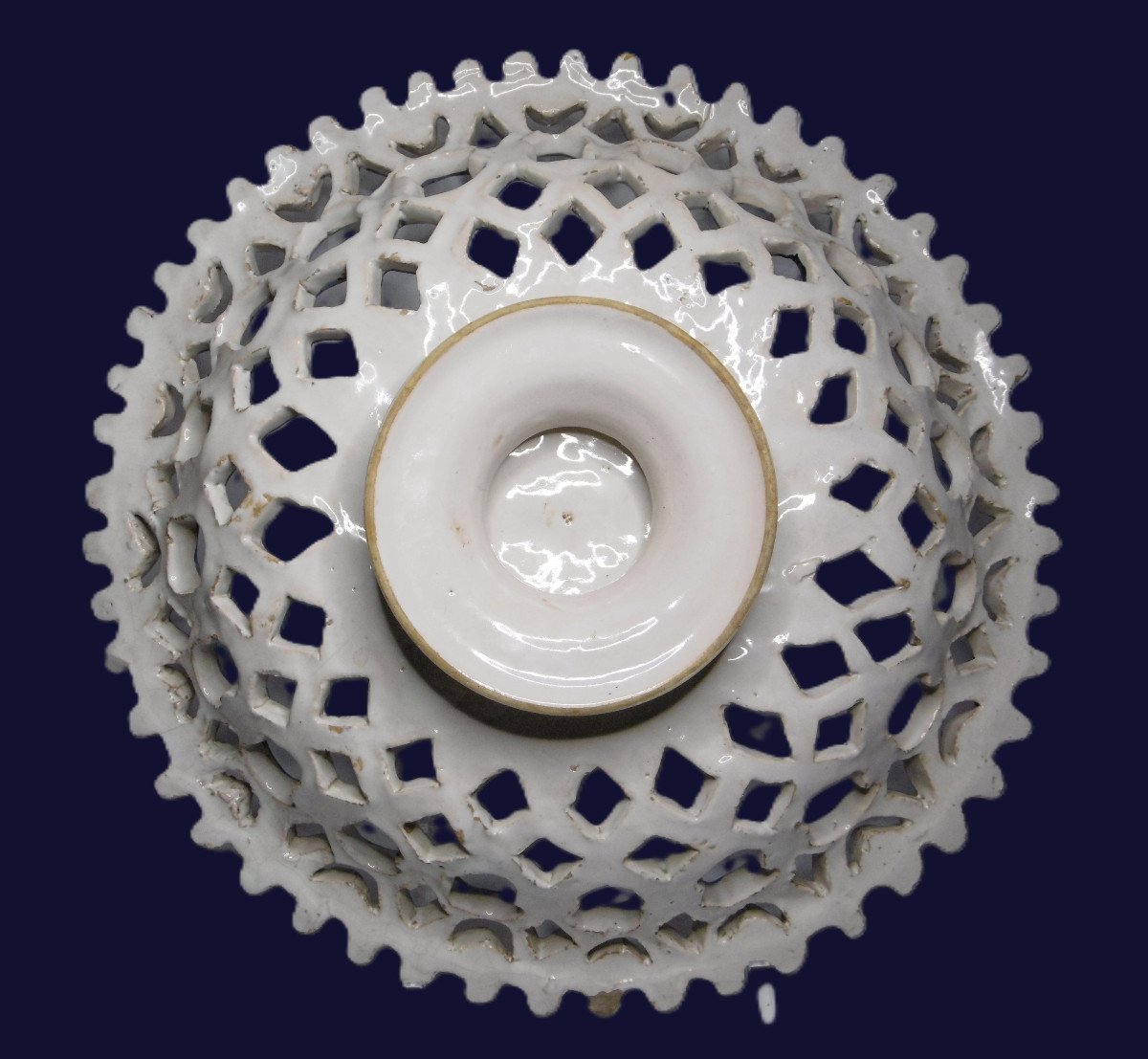 Faience De Castelli Openwork Piedouche Bowl From The 17th Century-photo-3