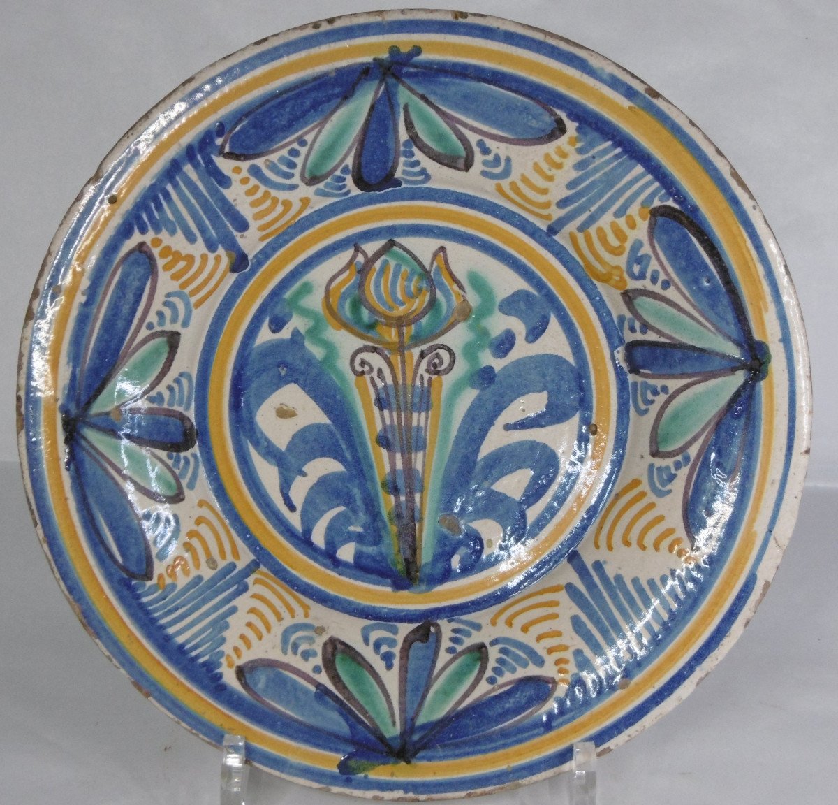 Rare Talavera Faience Plate With Tulip From The 17th Century