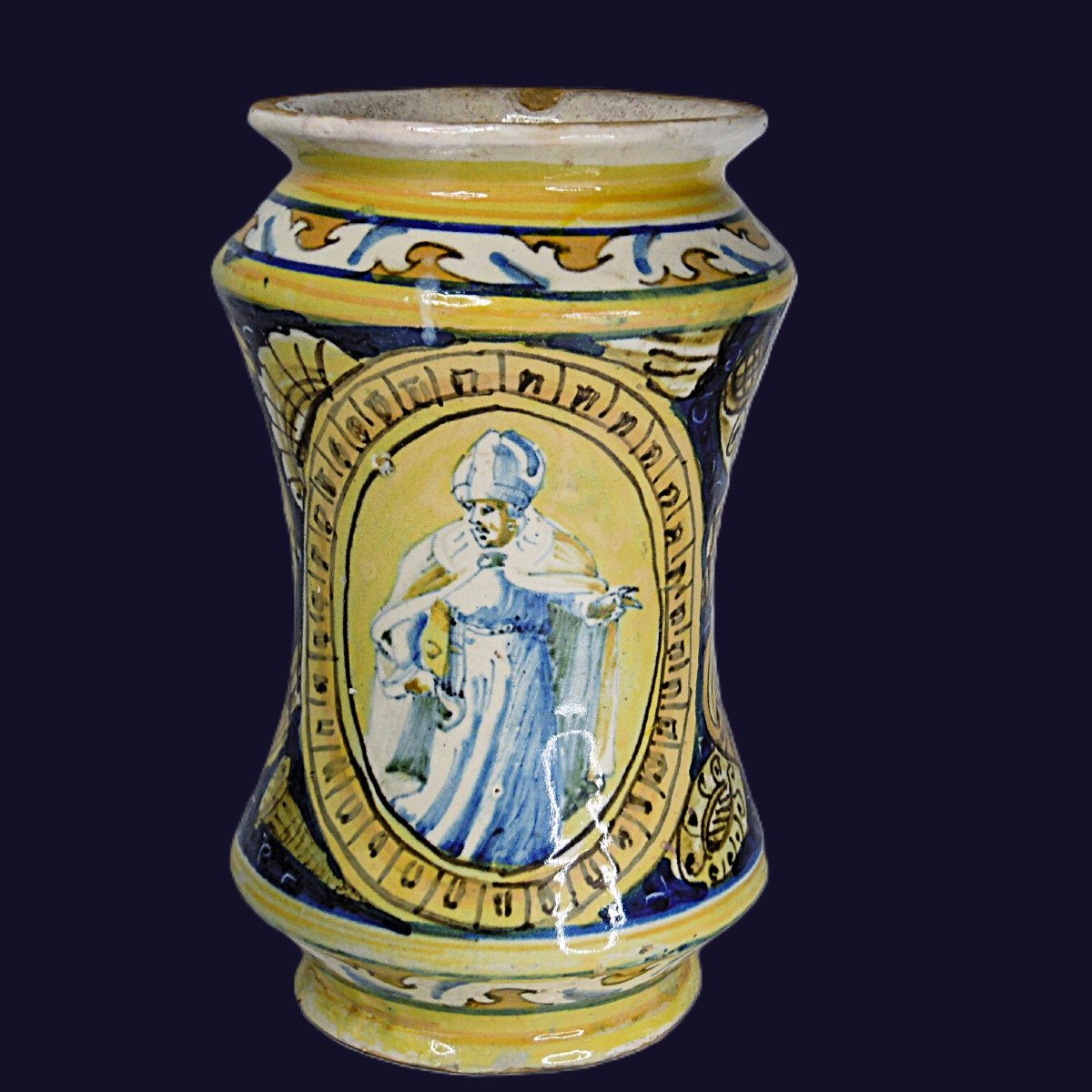 Majolica From Faenza From The End Of The 16th Century To The Beginning Of The 17th Century, Decorated By A Bishop-photo-2