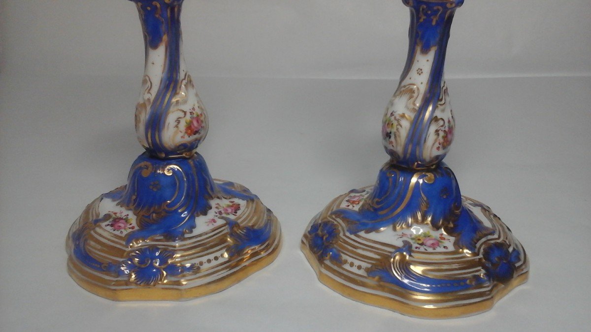 Porcelaine de Paris ,Paire De Bougeoirs De Style Louis XV ,jacob Petit d'Epoque XIXéme Siecle-photo-2