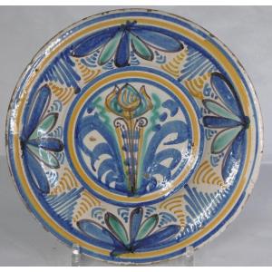 Faience De Talavera Rare Assiette A La Tulipe D 'epoque XVIIéme