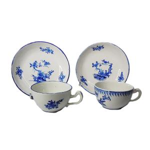 Porcelaine De  Tournai Pate Tendre 2 Tasses Ronda d'Epoque XVIIIéme Siecle