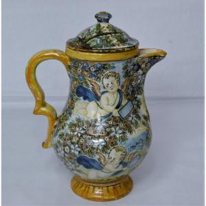 FAIENCE DE CASTELLI PICHET AUX CINQ  PUTTIS D'EPOQUE XVIIIéme SIECLE