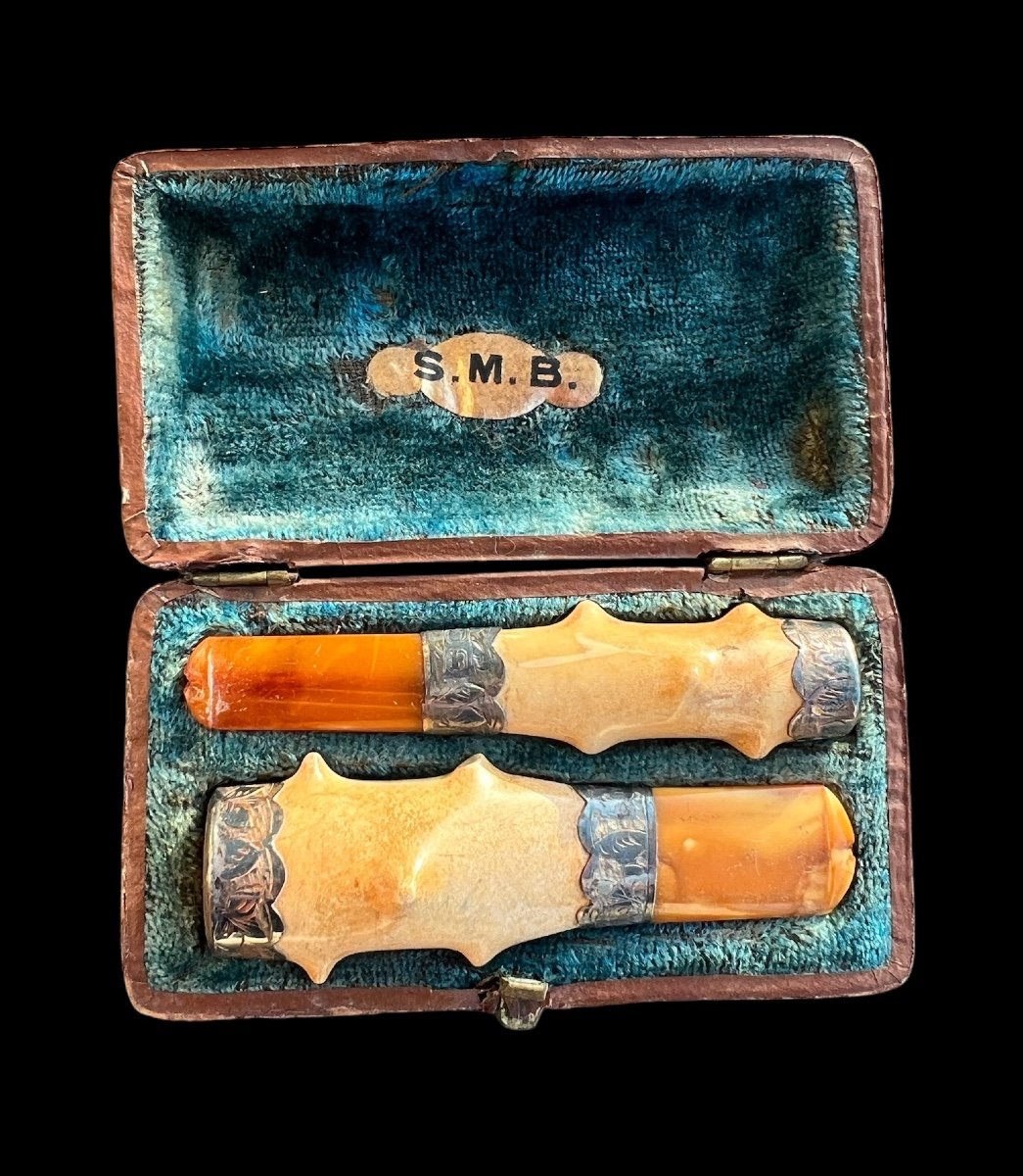 Two Small Tobacco Pipes In Meerschaum, Amber And Silver - Netherlands - Early 20th Century