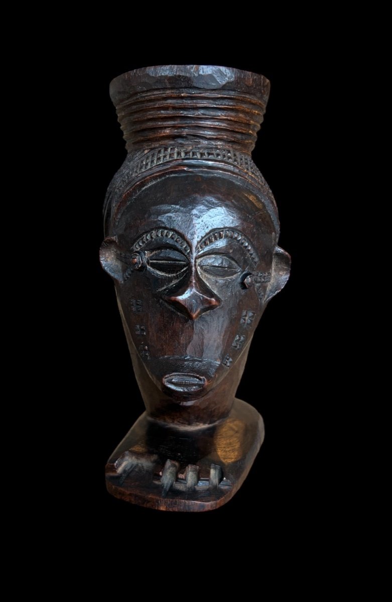 Belle Coupe  Figurative en bois De La Tribu ‘kuba’ Du Congo - Afrique - Début 20e Siècle