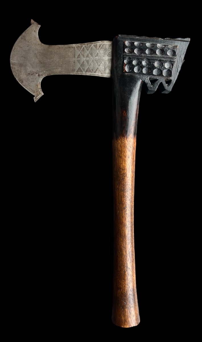 African Axe From The 'chokwe/tschokwe/lwena' Tribe From Congo/angola - Africa - Early 20th Century