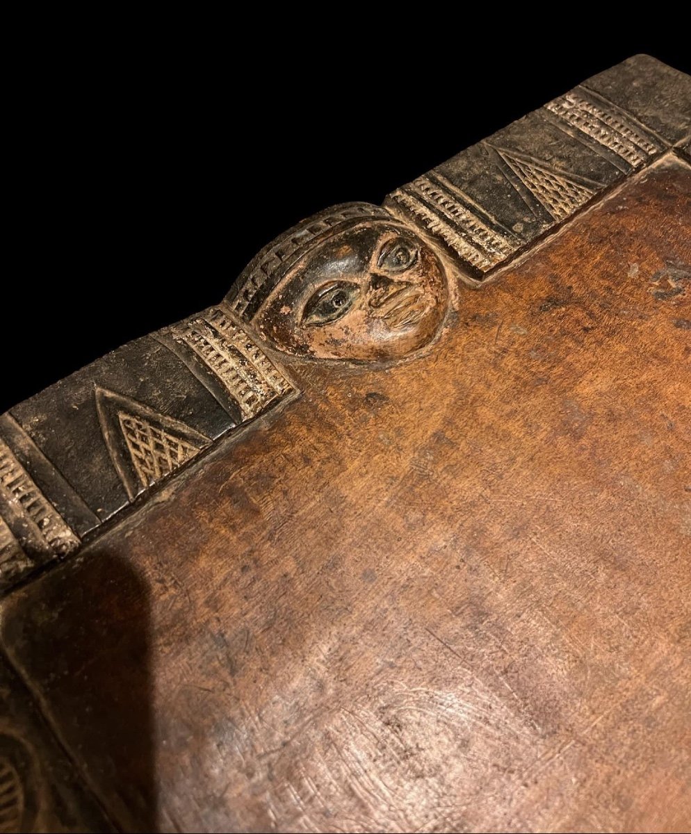 Beautiful Divination Board From The Yoruba Tribe "opon Ifa" From Nigeria - Early 20th Century-photo-1