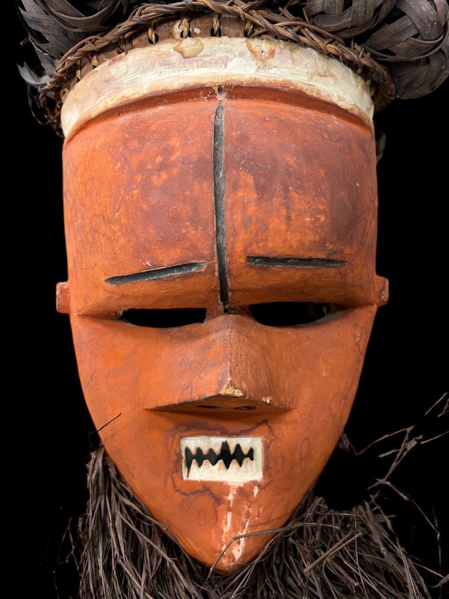 Wooden Mask With Red Kaolin From The 'salampasu' Tribe Of Congo - Africa - Early 20th Century-photo-1