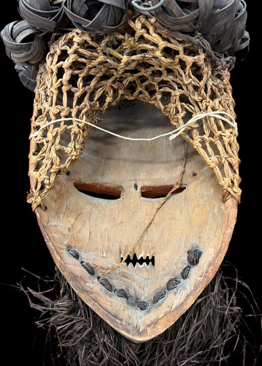 Wooden Mask With Red Kaolin From The 'salampasu' Tribe Of Congo - Africa - Early 20th Century-photo-3