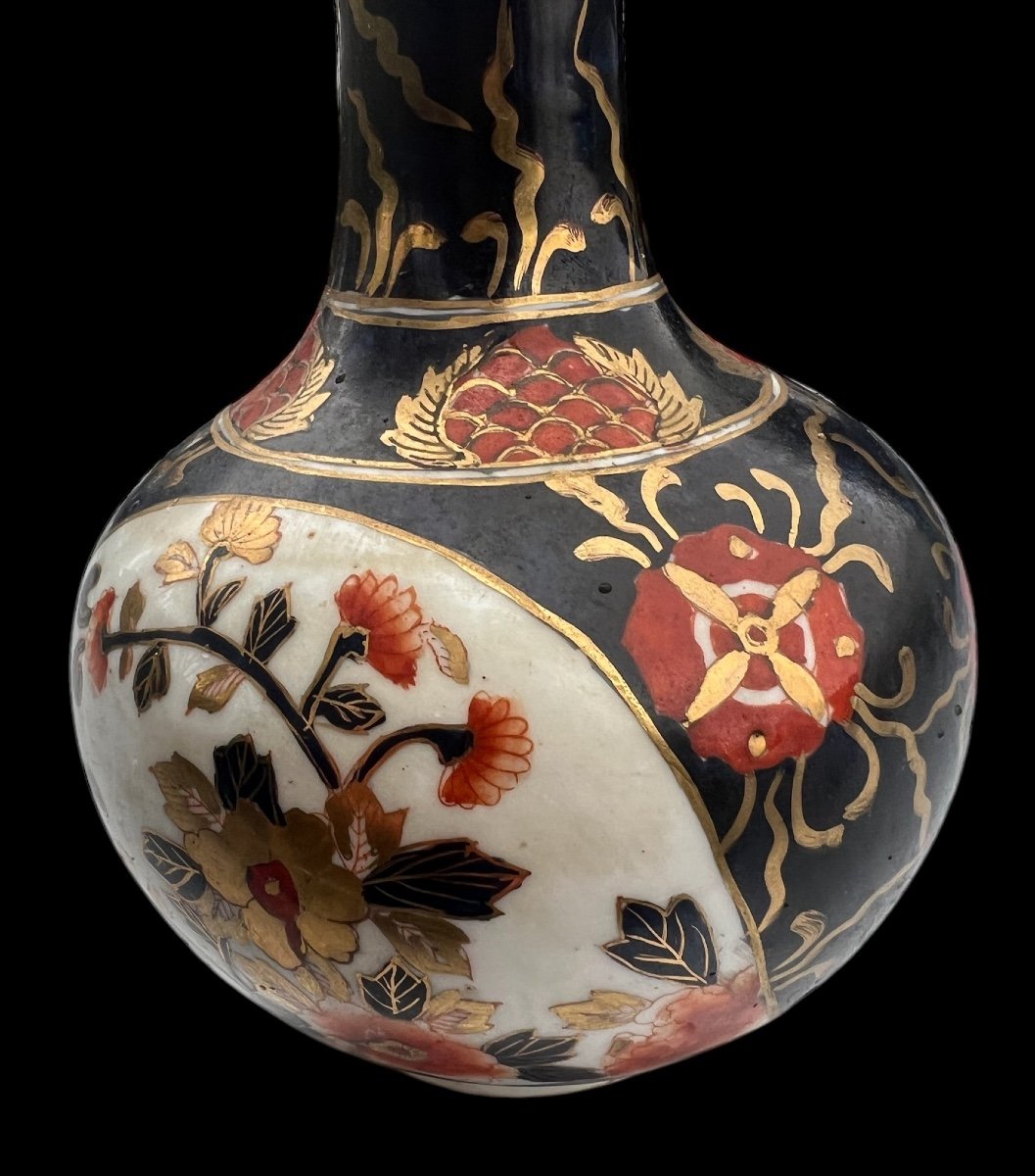 Meji Period 'imari' Porcelain Vase - Japanese - 19th Century-photo-2