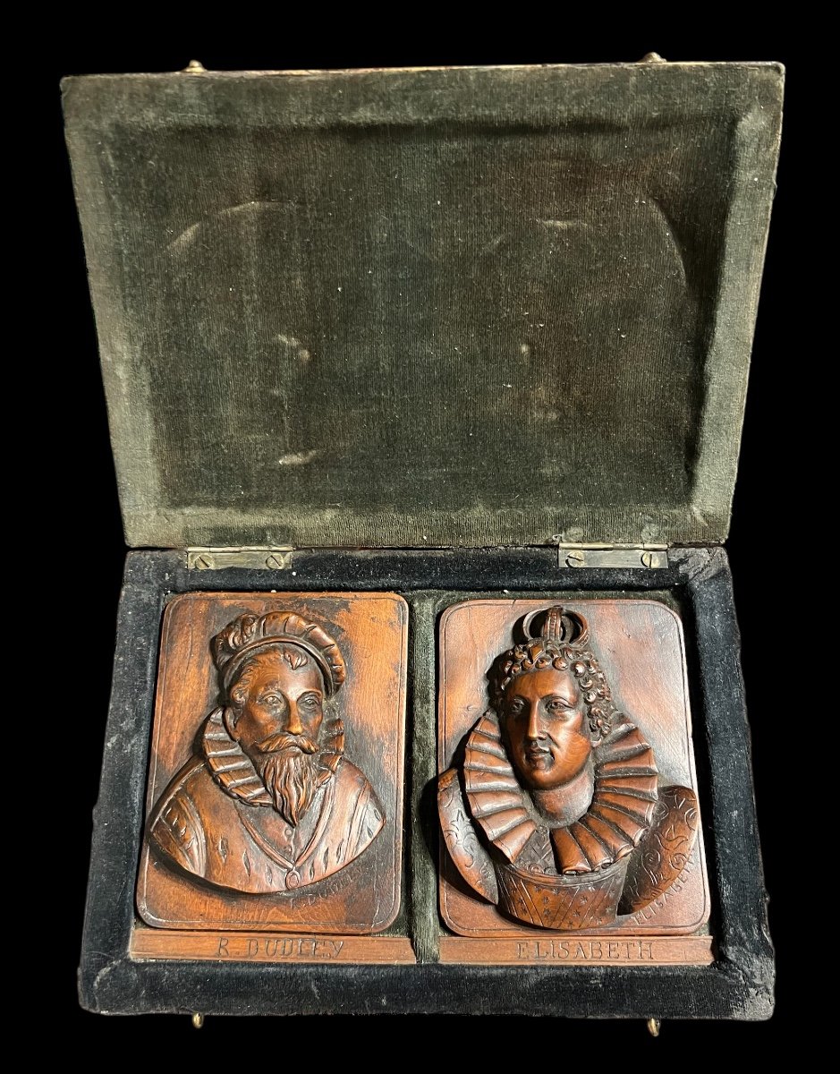 Boîte Avec Deux Portraits Sculptés En Relief Dans Buis - Anglais - 18e Siècle/ 19e Siècle ?