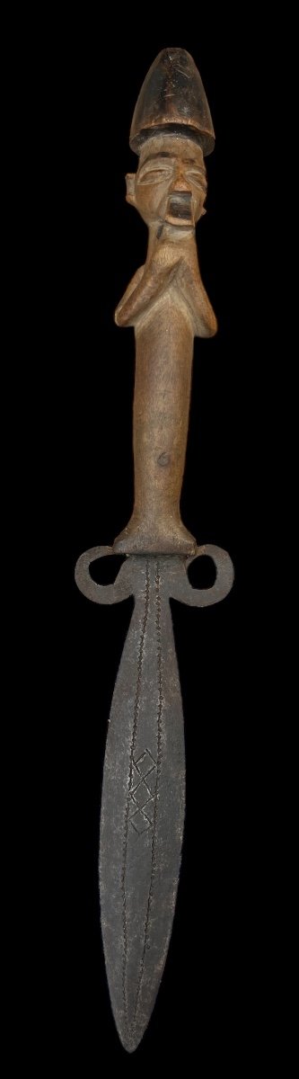 Very Rare Figurative Knife/sword From The 'yaka' Tribe Of Congo -africa- Early 20th Century-photo-1