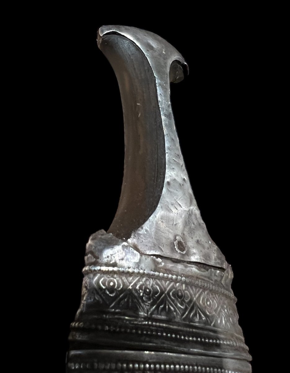 Prestige Dagger "jambiya/janbiya" In Solid Silver And Horn - Oman - 19th Century-photo-1