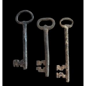 Lot Of 3 Gothic Wrought Iron Keys - Europe - 15 Th Century