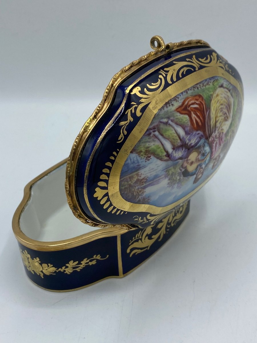 Porcelain Box End Of 19th Century Beginning Of 20th Century -photo-3