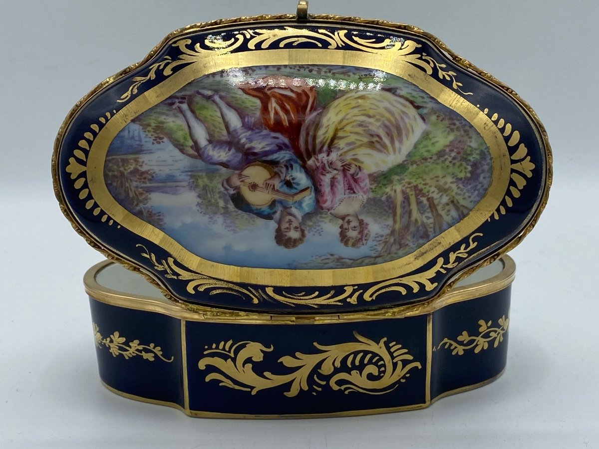 Porcelain Box End Of 19th Century Beginning Of 20th Century -photo-4