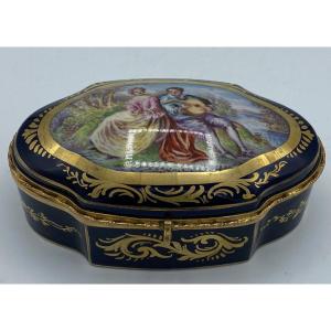 Porcelain Box End Of 19th Century Beginning Of 20th Century 