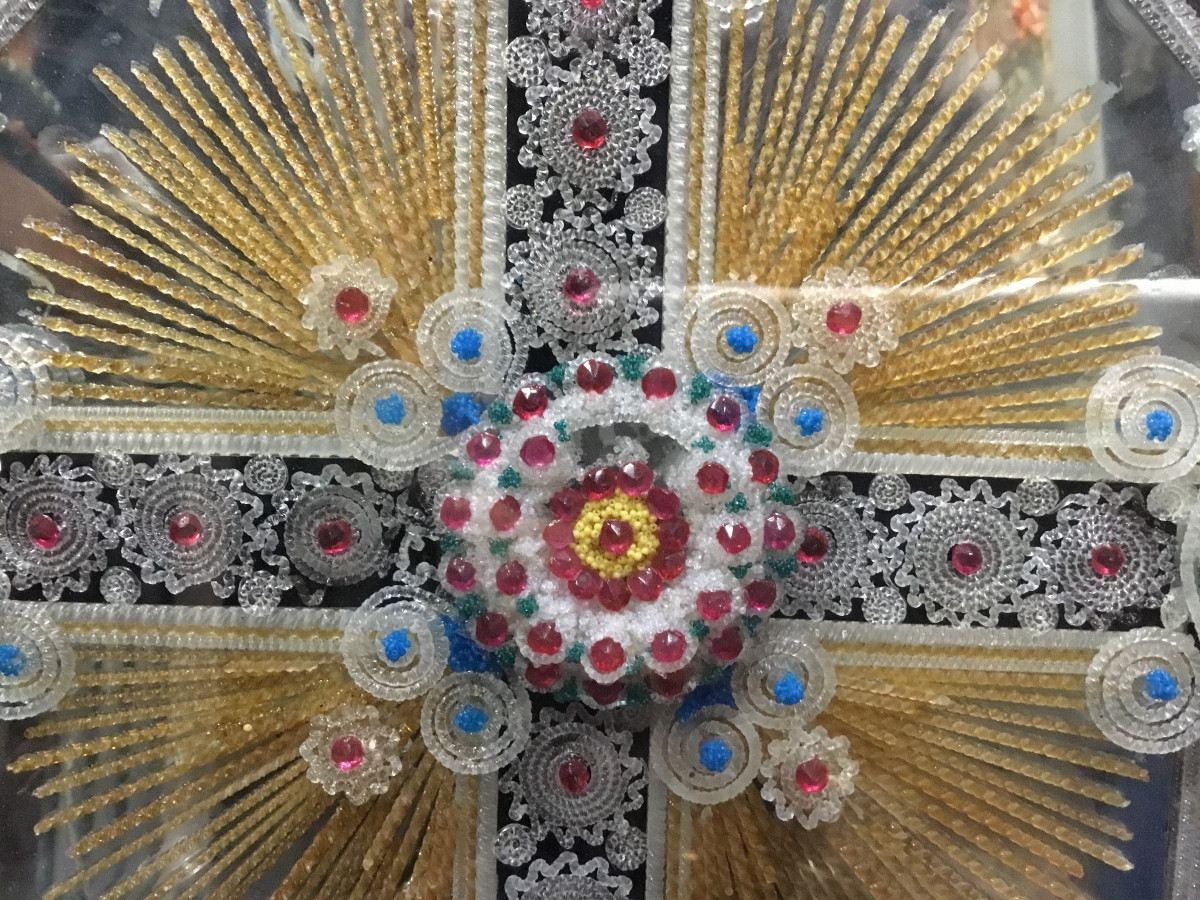  Eglomisè Glass Painting Decorated With A Central Reliquary-style Cross -photo-2