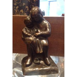 A. Huguenin-dumitran - Sculpture En Bronze Femme Et Enfant à La Lecture