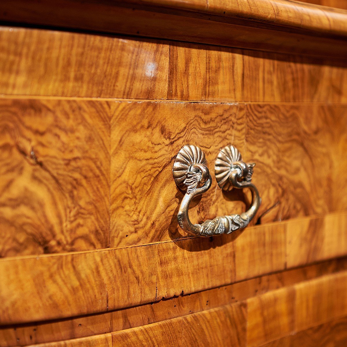 18th Century Walnut Inlaid Scriban Cabinet-photo-3