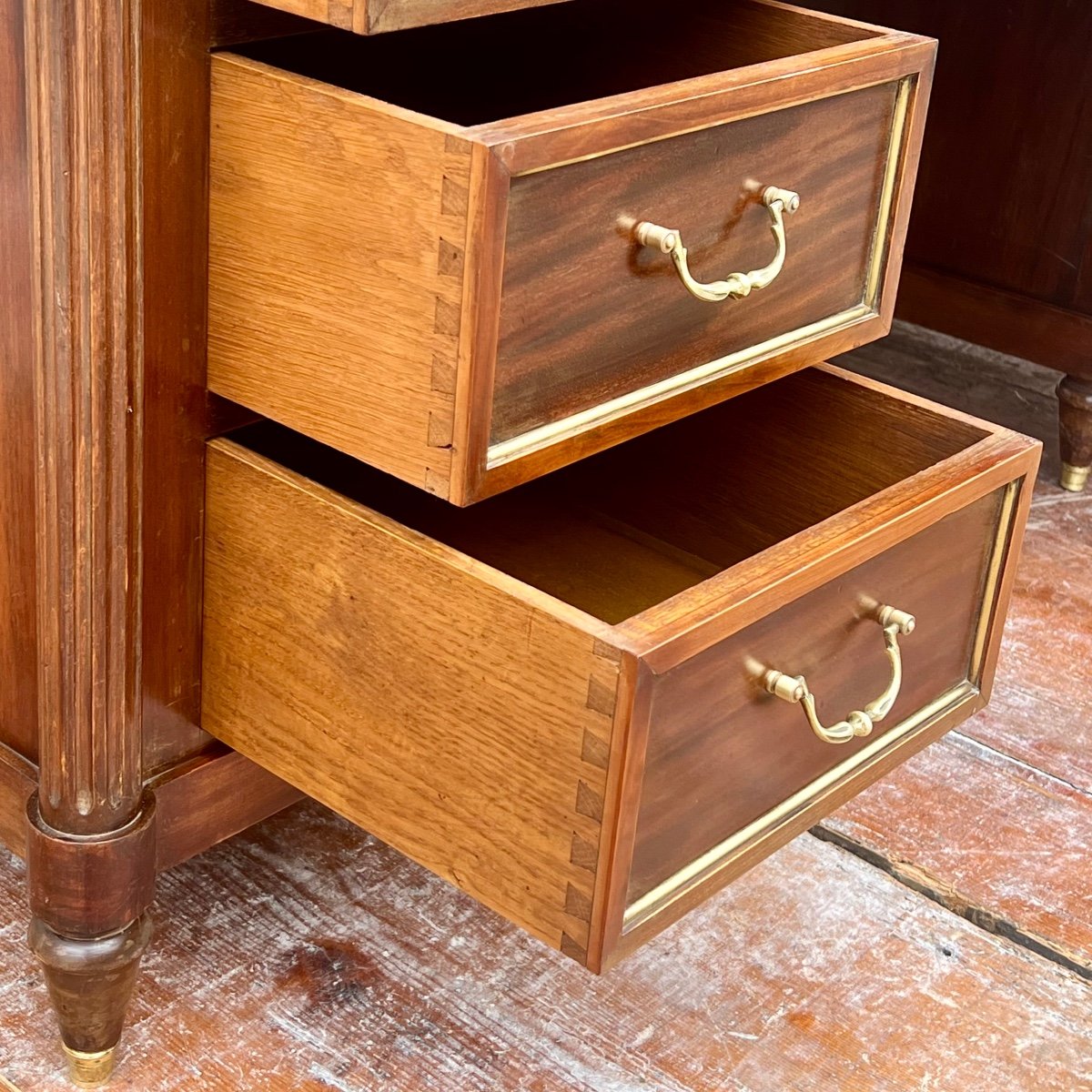 Louis XVI Style Mahogany Pedestal Desk -photo-4