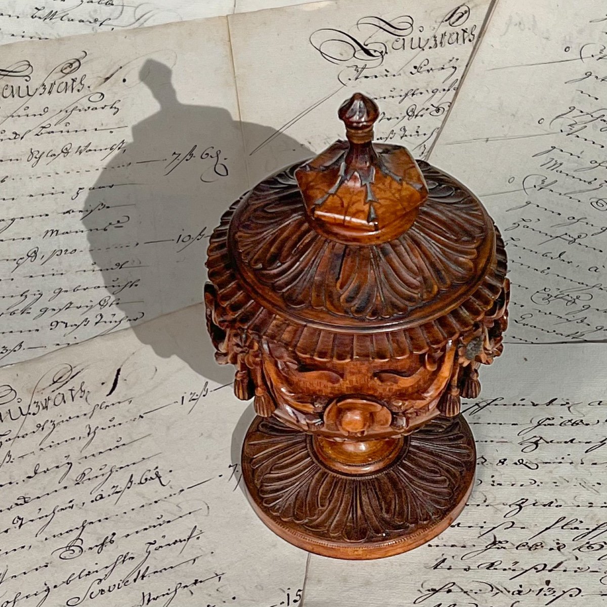 19th Century Turned And Carved Wood Candy Box-photo-4