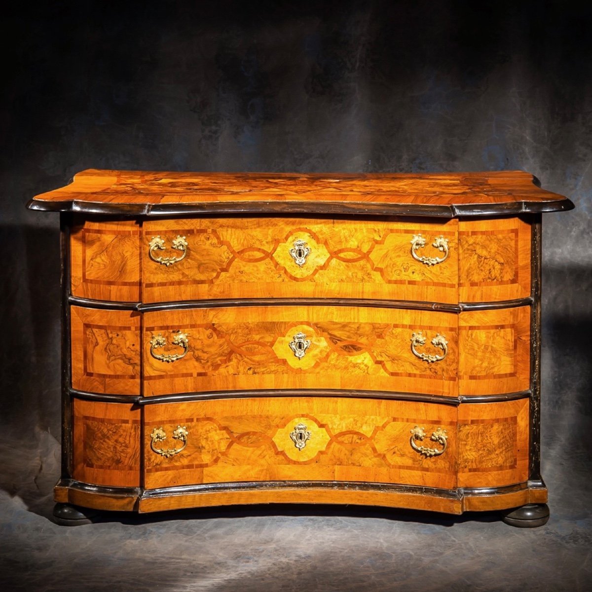 18th Century Walnut Marquetry Chest Of Drawers -photo-2