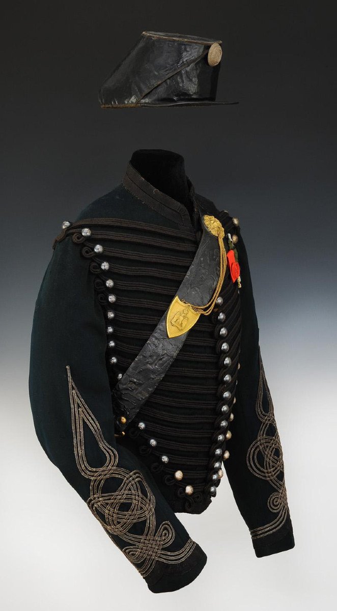 Uniforme De Capitaine Du 3ème Régiment De Chasseurs à Cheval, Modèle 1854, Second Empire.-photo-2