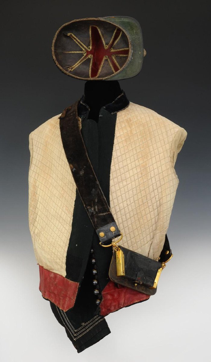 Uniforme De Capitaine Du 3ème Régiment De Chasseurs à Cheval, Modèle 1854, Second Empire.-photo-4