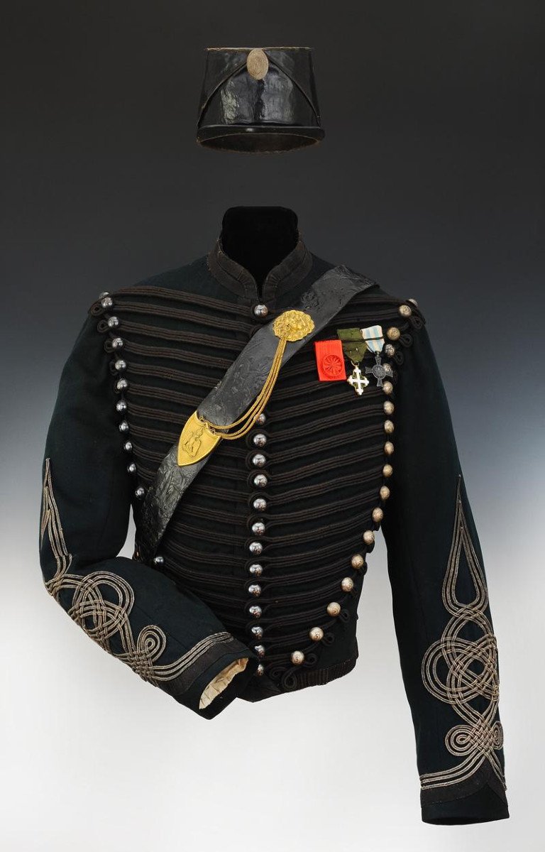 Uniforme De Capitaine Du 3ème Régiment De Chasseurs à Cheval, Modèle 1854, Second Empire.